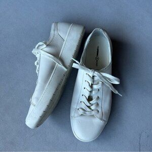 Treasure  Bond ~ Leather Sneaker ~ Womens Size 7.5